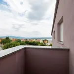 Apartament With Parking Space Maslenica, Novigrad - 21404 *