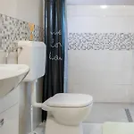 Apartment With Parking Space Maslenica, Novigrad - 21404 Jasenice (Zadar)