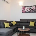 Apartment With Parking Space Maslenica, Novigrad - 21404 *