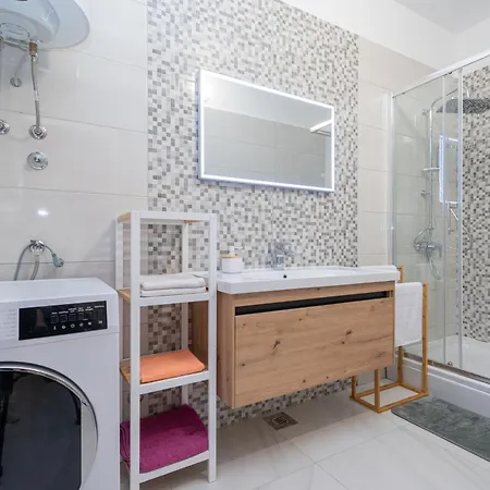 With Parking Space Maslenica, Novigrad - 21404 야세니스