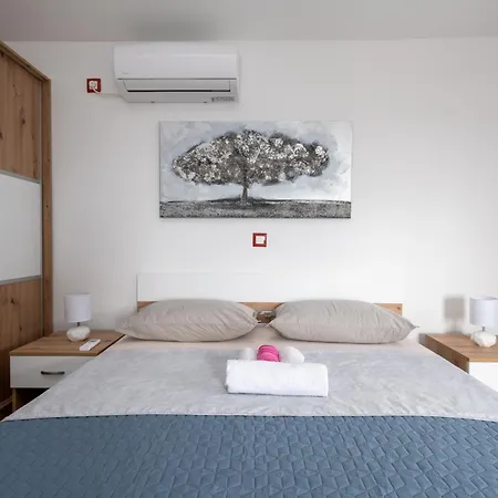 Lejlighed With Parking Space Maslenica, Novigrad - 21404
