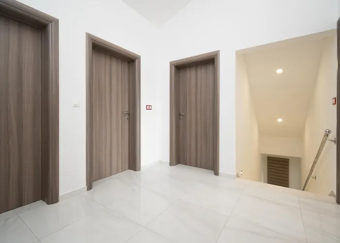 With Parking Space Maslenica, Novigrad - 21404 *