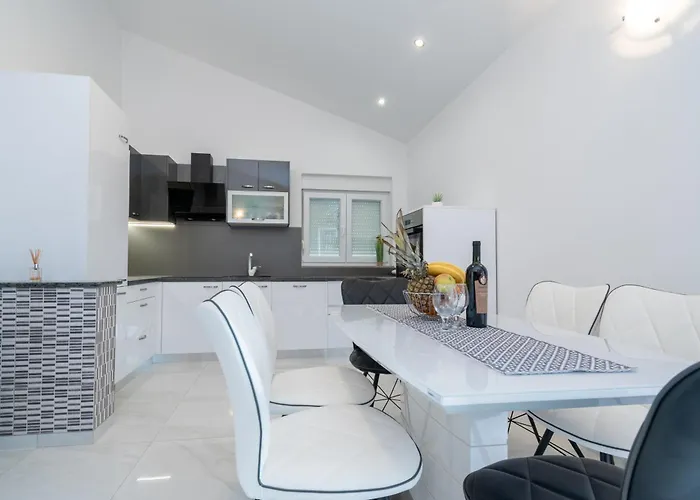 With Parking Space Maslenica, Novigrad - 21404 야세니스